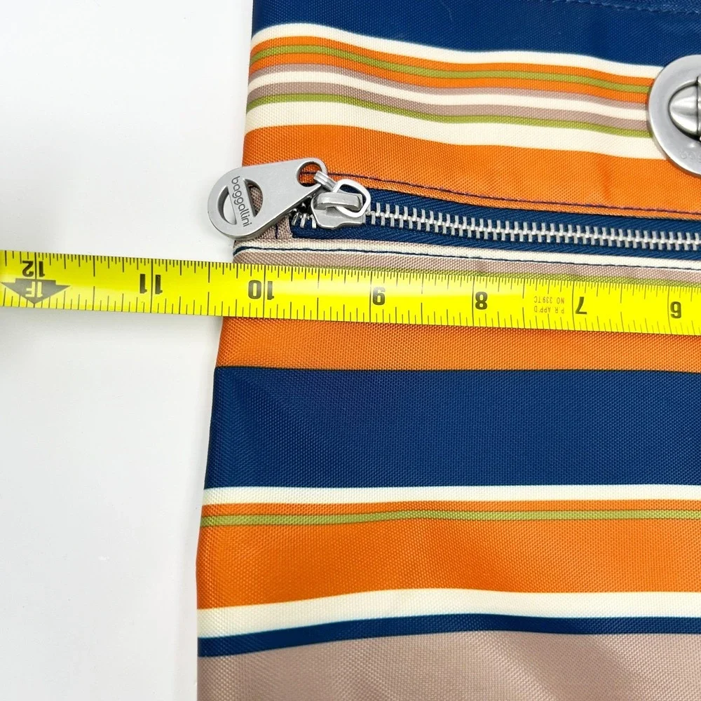 Baggallini crossbody bag